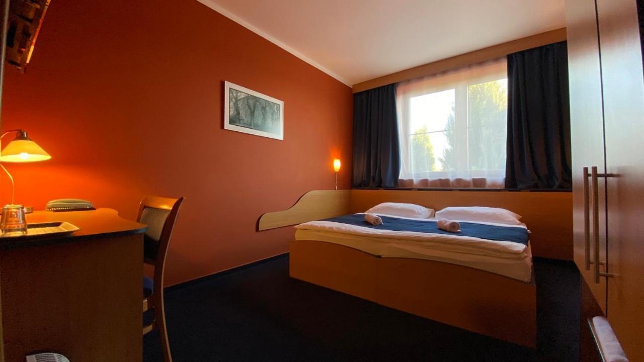 Hotel U Milina Exterior photo