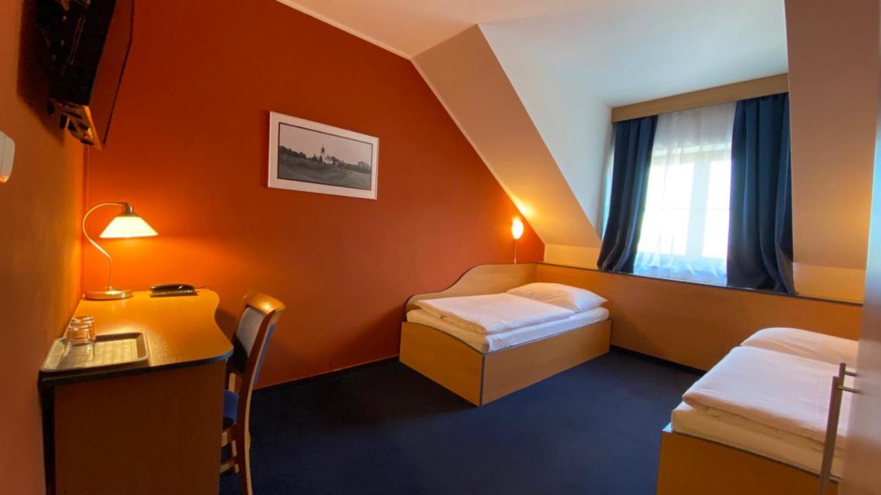 Hotel U Milina Exterior photo